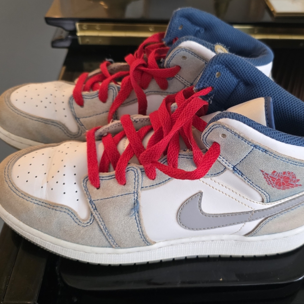 Nike Air Jordan 1 Mid Youth Size 7Y DR6235-401 French Blue Steel Shoe